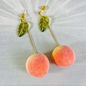 Just peachy little fussy peach dangle earrings pierced NEW